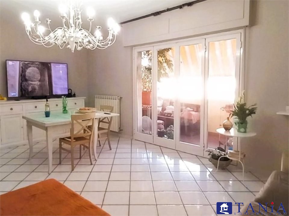 appartamento in vendita a Carrara in zona Centro Città