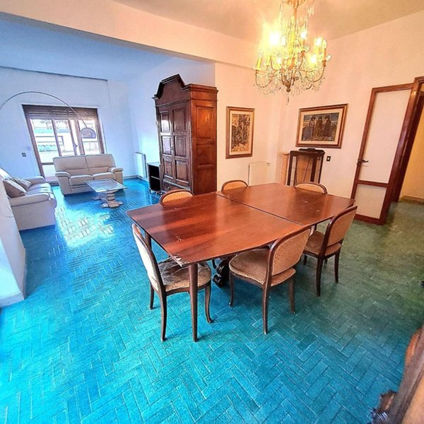 appartamento in vendita a Carrara in zona Marina di Carrara