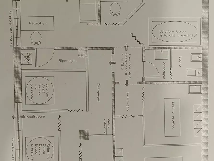 negozio in vendita a Carrara in zona Avenza