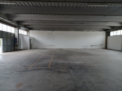 capannone in vendita a Carrara