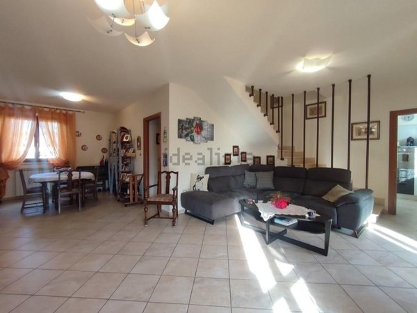 casa semindipendente in vendita a Carrara in zona Centro Città