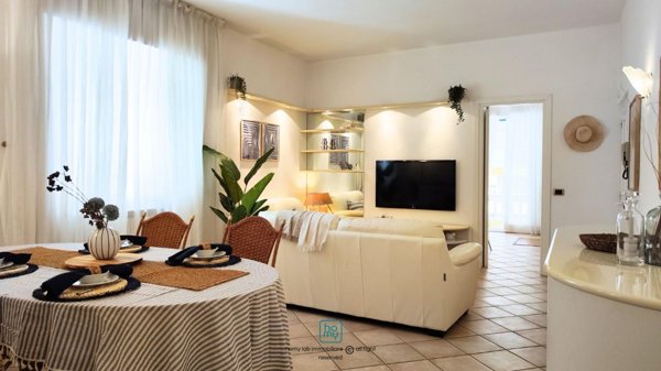 appartamento in vendita a Carrara in zona Marina di Carrara