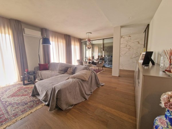 appartamento in vendita a Carrara in zona Marina di Carrara