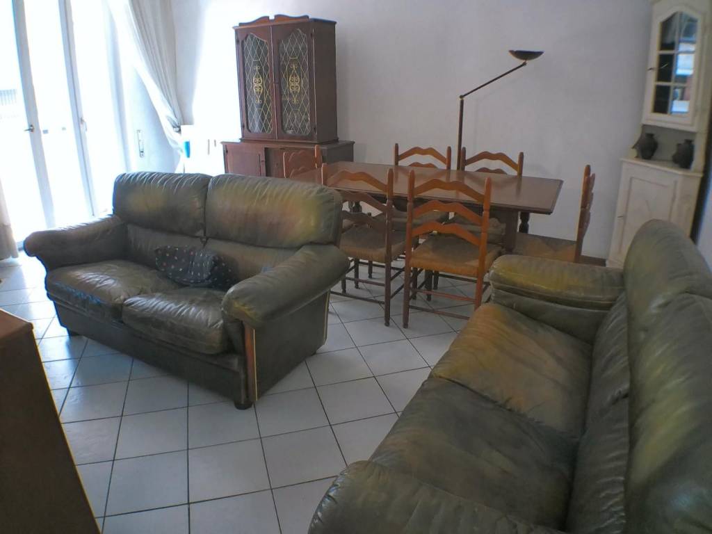 appartamento in vendita a Carrara in zona Avenza