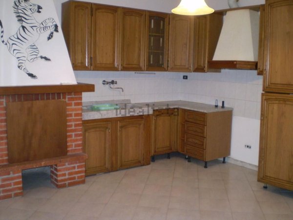 appartamento in vendita a Carrara in zona Gragnana