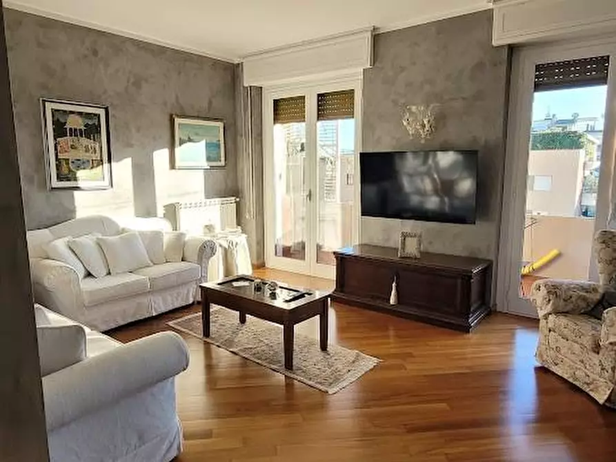 appartamento in vendita a Carrara in zona Marina di Carrara