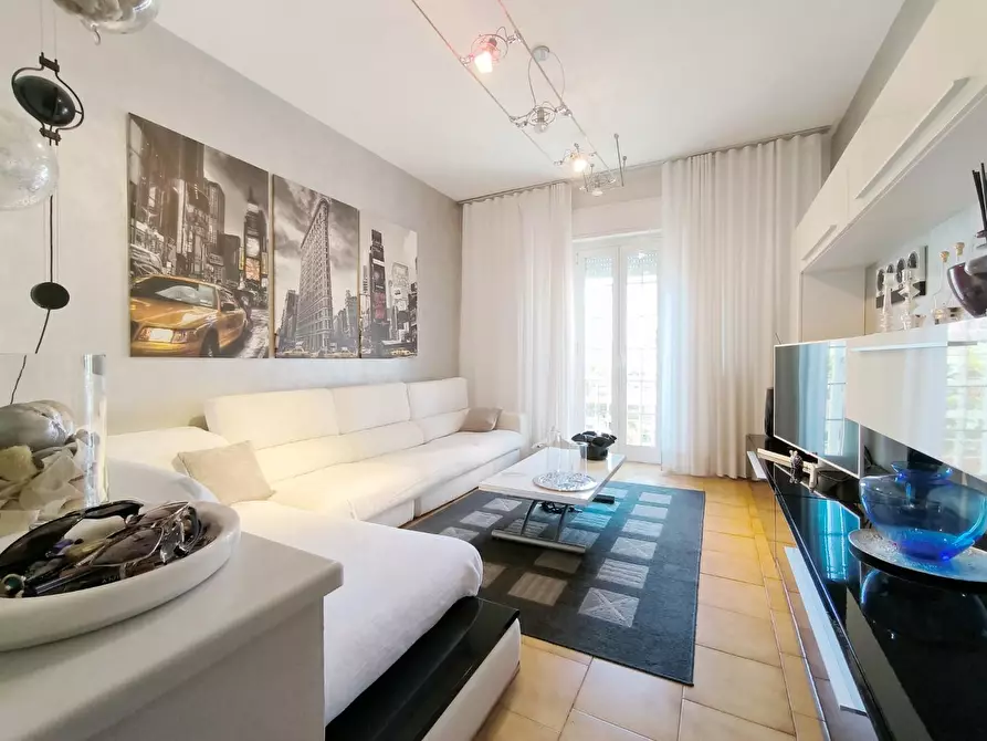 casa indipendente in vendita a Carrara in zona Avenza