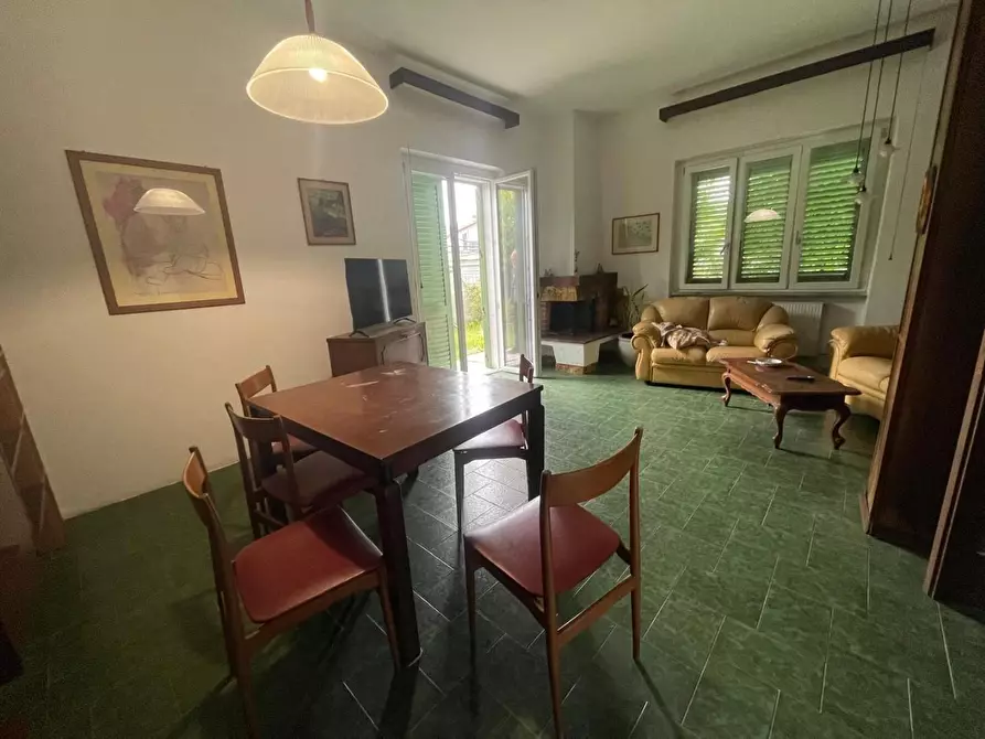 casa indipendente in vendita a Carrara in zona Marina di Carrara