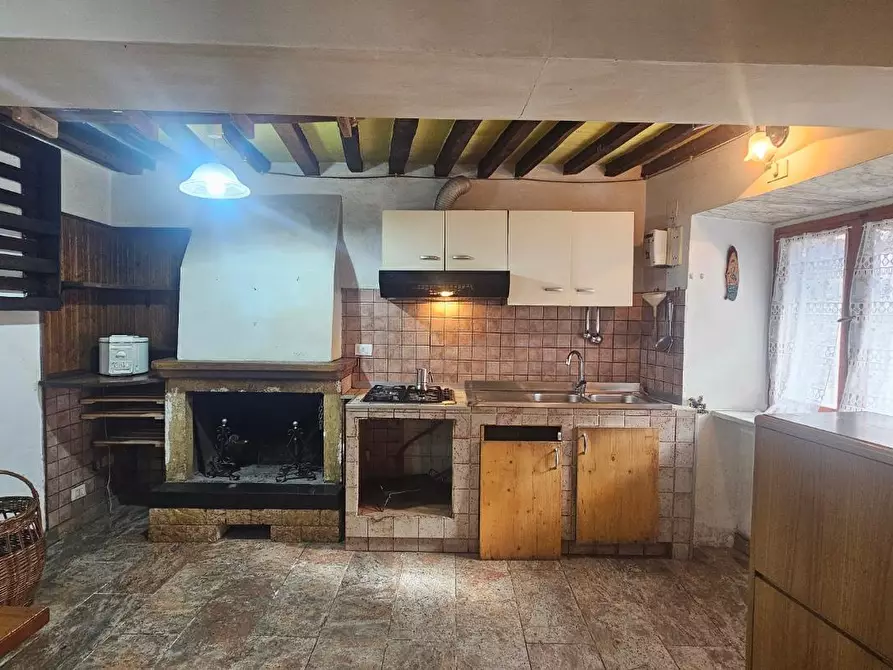 casa indipendente in vendita a Carrara in zona Centro Città