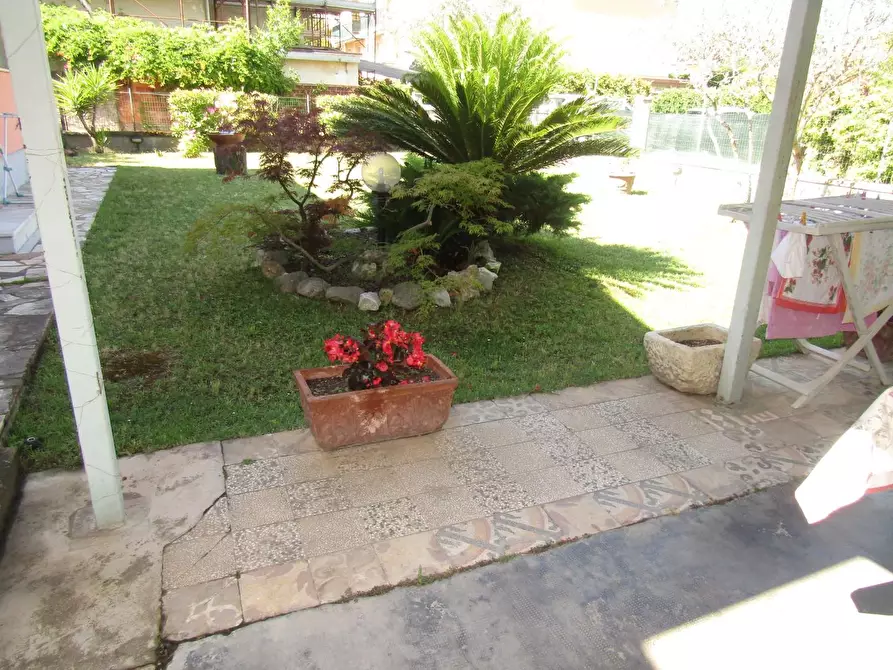 casa indipendente in vendita a Carrara in zona Marina di Carrara