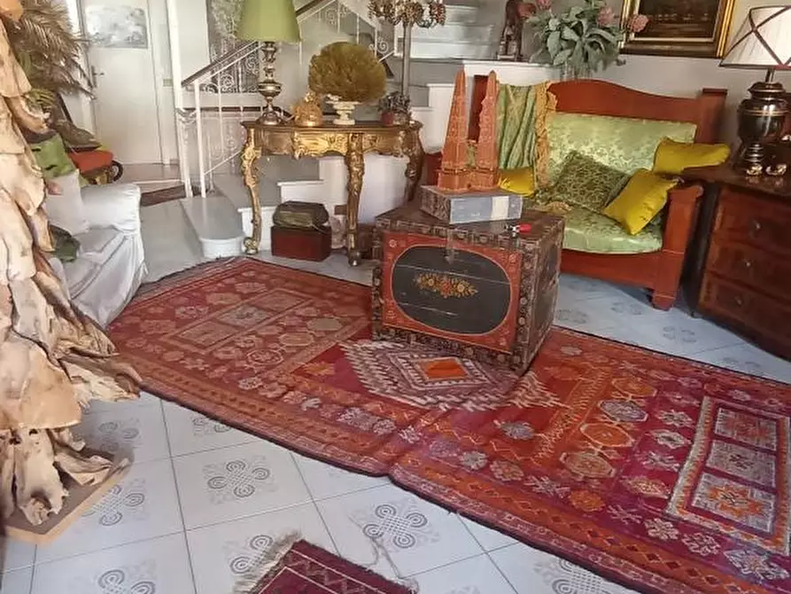 casa indipendente in vendita a Carrara in zona Avenza