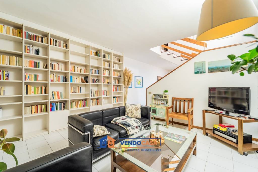 casa indipendente in vendita a Carrara