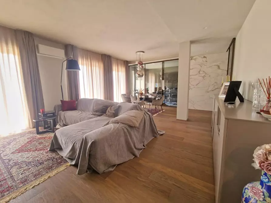 appartamento in vendita a Carrara in zona Marina di Carrara