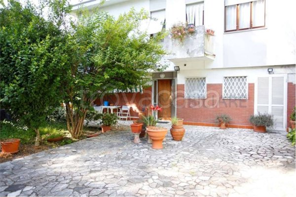 casa indipendente in vendita a Carrara in zona Marina di Carrara