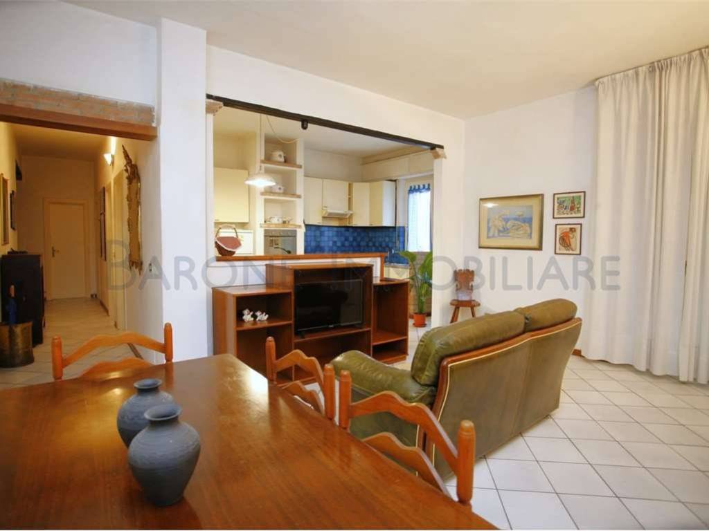 appartamento in vendita a Carrara in zona Sant'Antonio