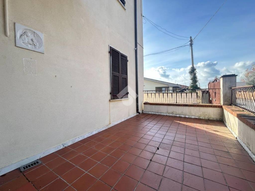 casa indipendente in vendita a Carrara in zona Marasio