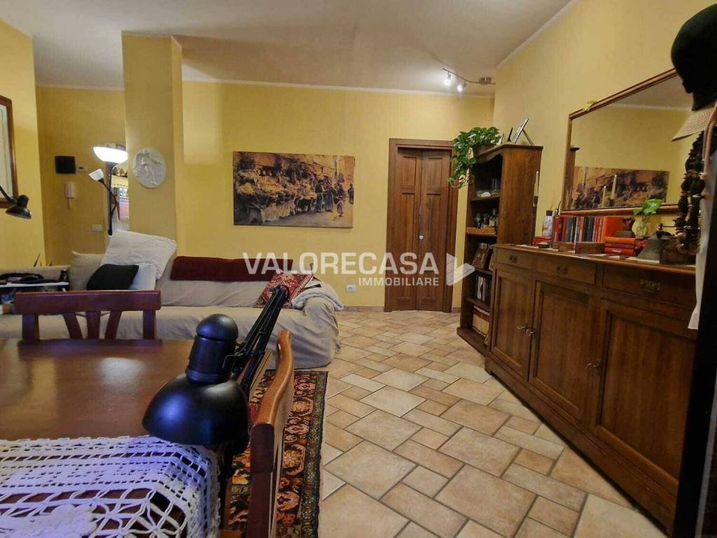 appartamento in vendita a Carrara in zona Avenza