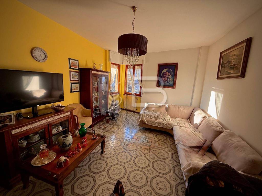 appartamento in vendita a Carrara in zona Marina di Carrara