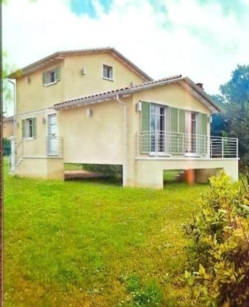 casa indipendente in vendita a Carrara in zona Marina di Carrara