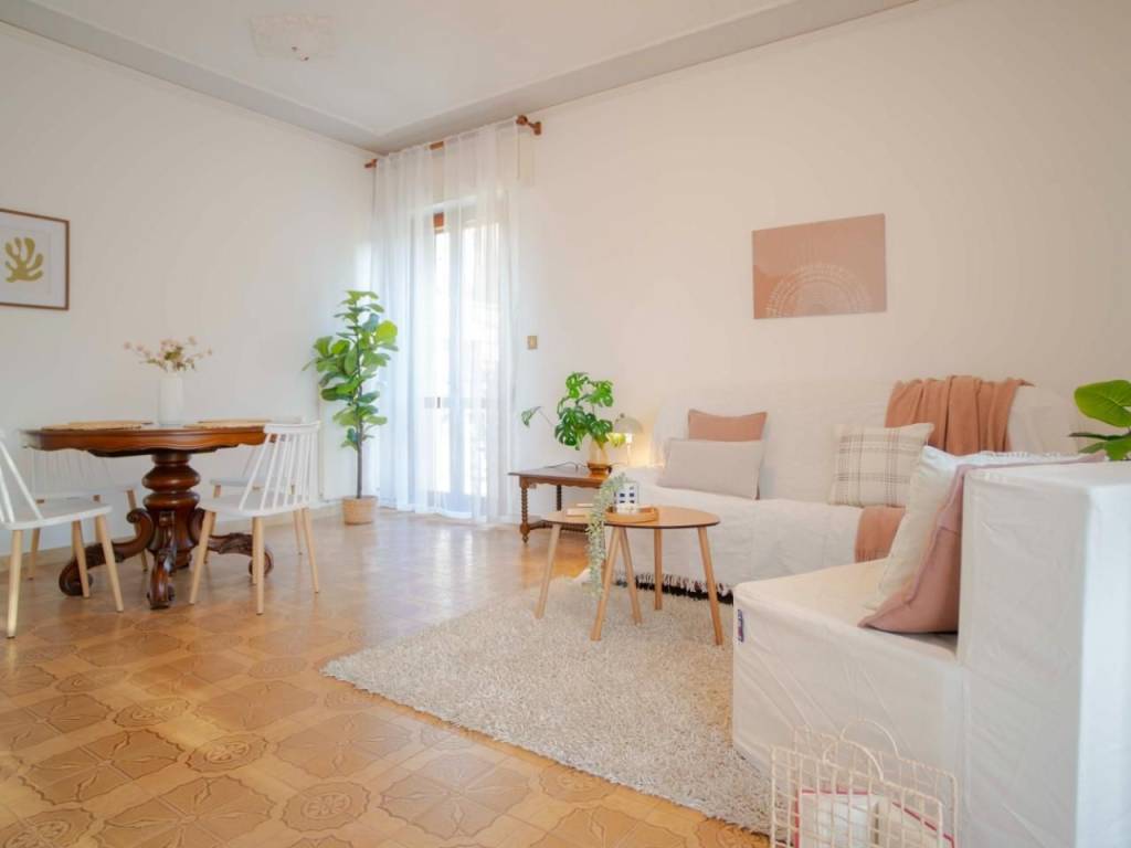 casa indipendente in vendita a Carrara in zona Marina di Carrara