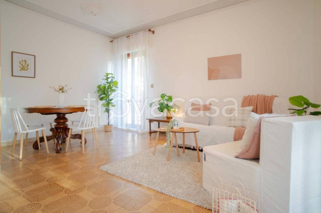 casa indipendente in vendita a Carrara in zona Marina di Carrara