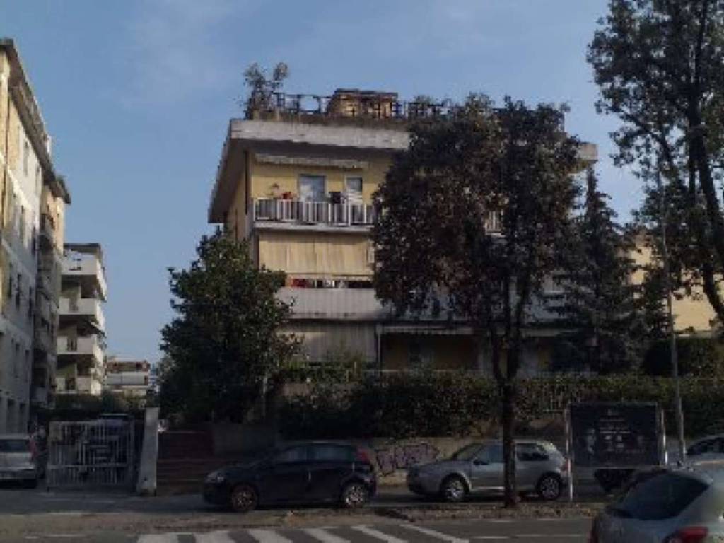 ufficio in vendita a Carrara in zona Avenza