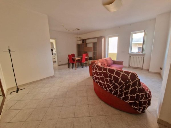 appartamento in vendita a Carrara in zona Marina di Carrara