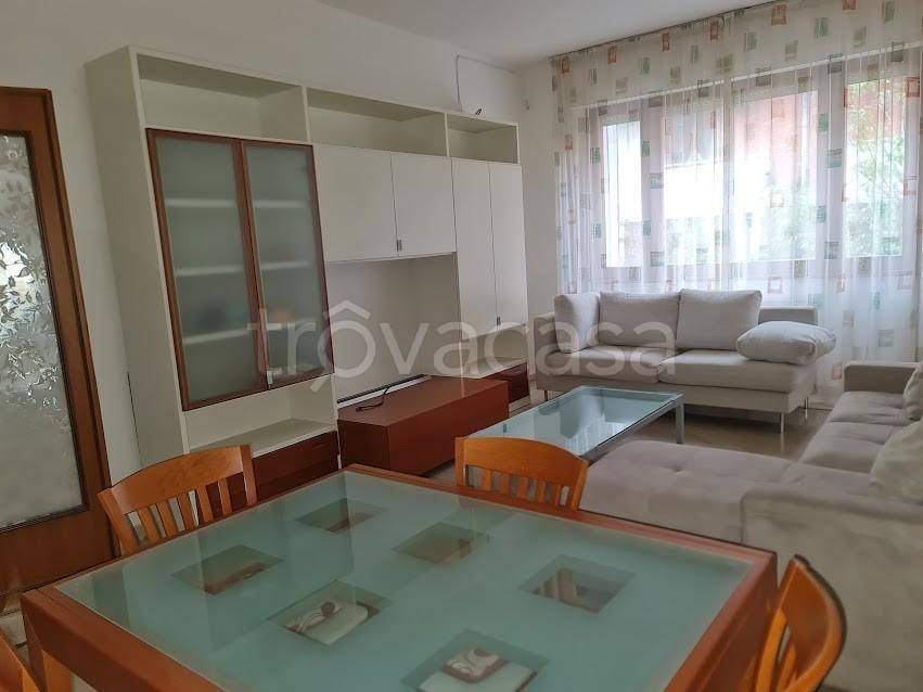 appartamento in vendita a Carrara in zona Avenza