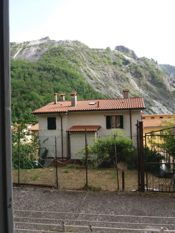 appartamento in vendita a Carrara in zona Colonnata