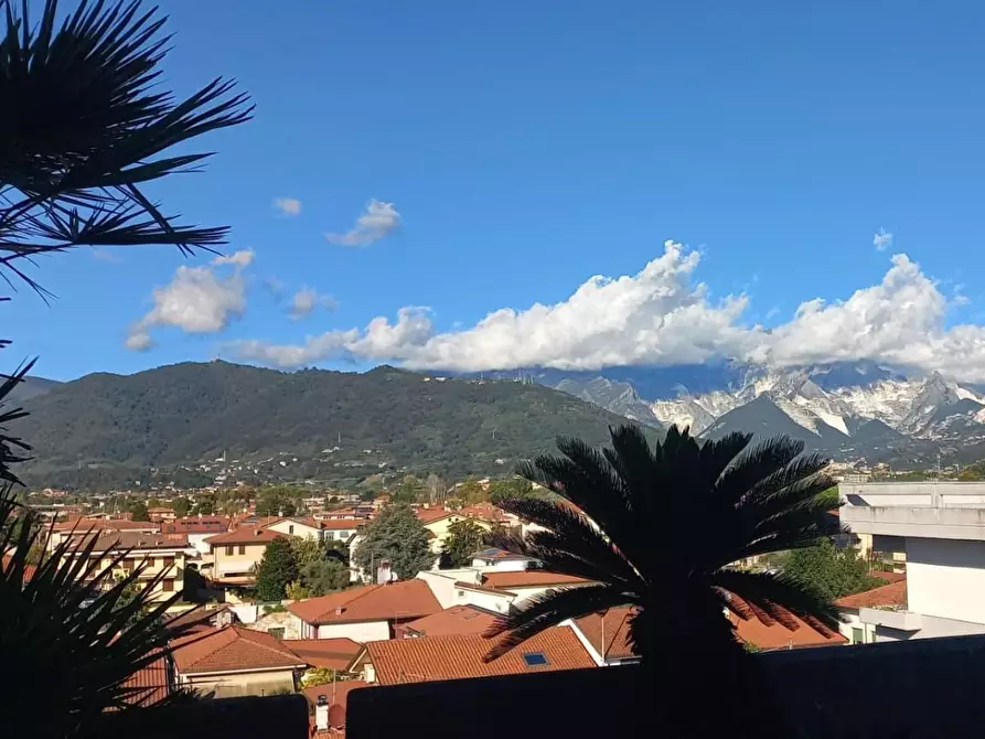 appartamento in vendita a Carrara in zona Marina di Carrara