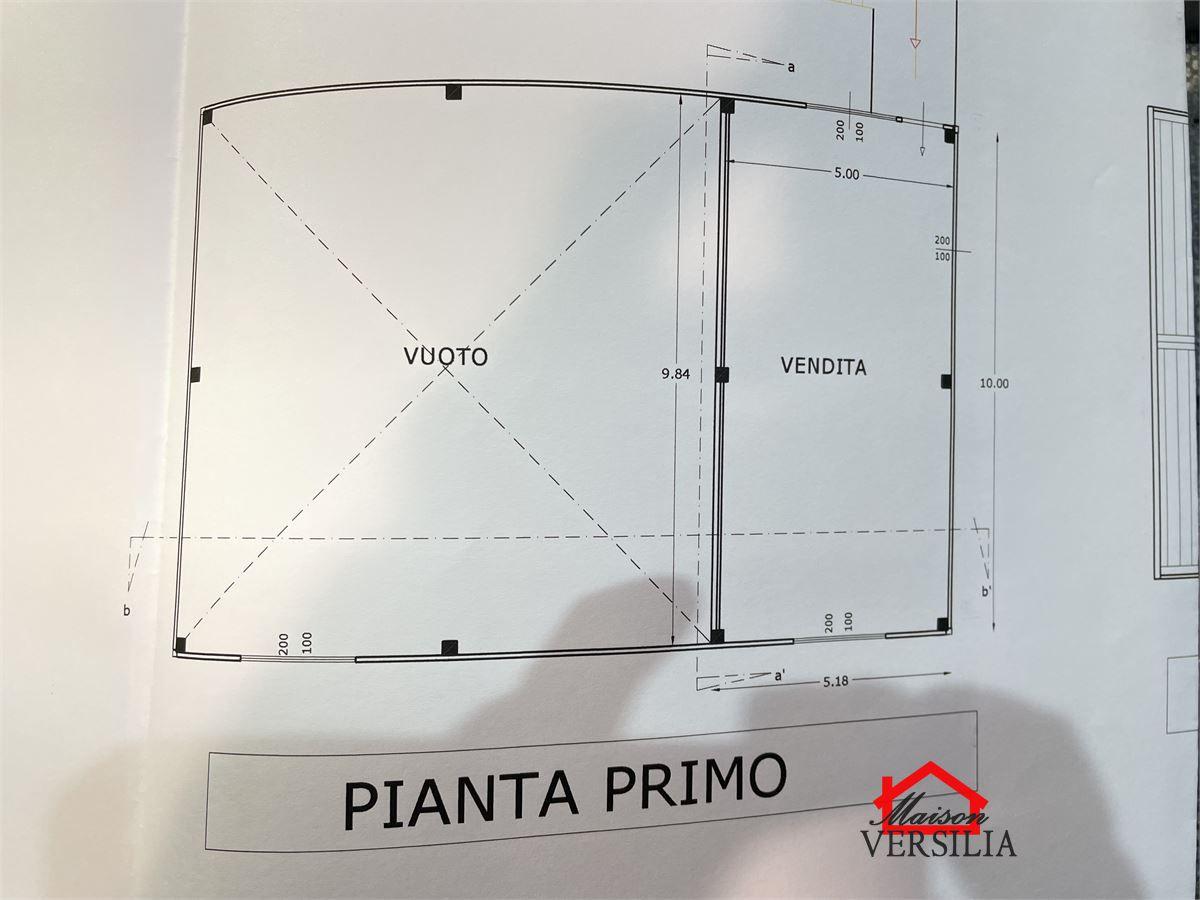 negozio in vendita a Carrara