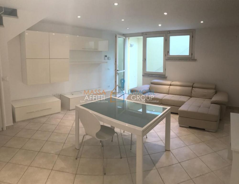 casa indipendente in vendita a Carrara in zona Marina di Carrara