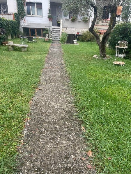 casa indipendente in vendita a Carrara in zona Avenza