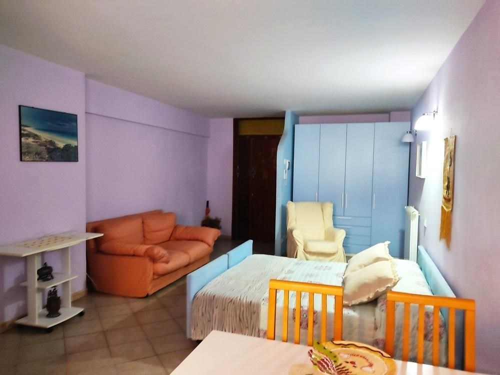 appartamento in vendita a Carrara in zona Marina di Carrara