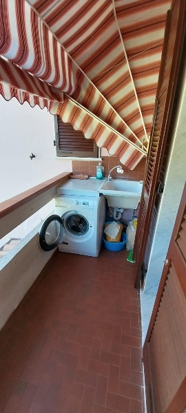 casa indipendente in vendita a Carrara in zona Fossola