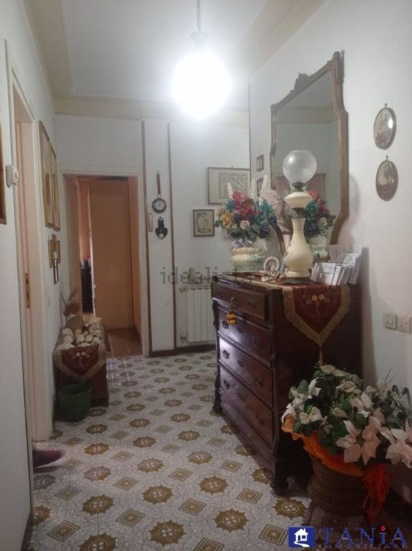 appartamento in vendita a Carrara in zona Marina di Carrara