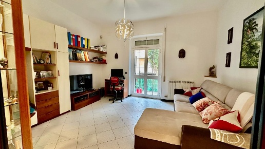 appartamento in vendita a Carrara in zona Avenza