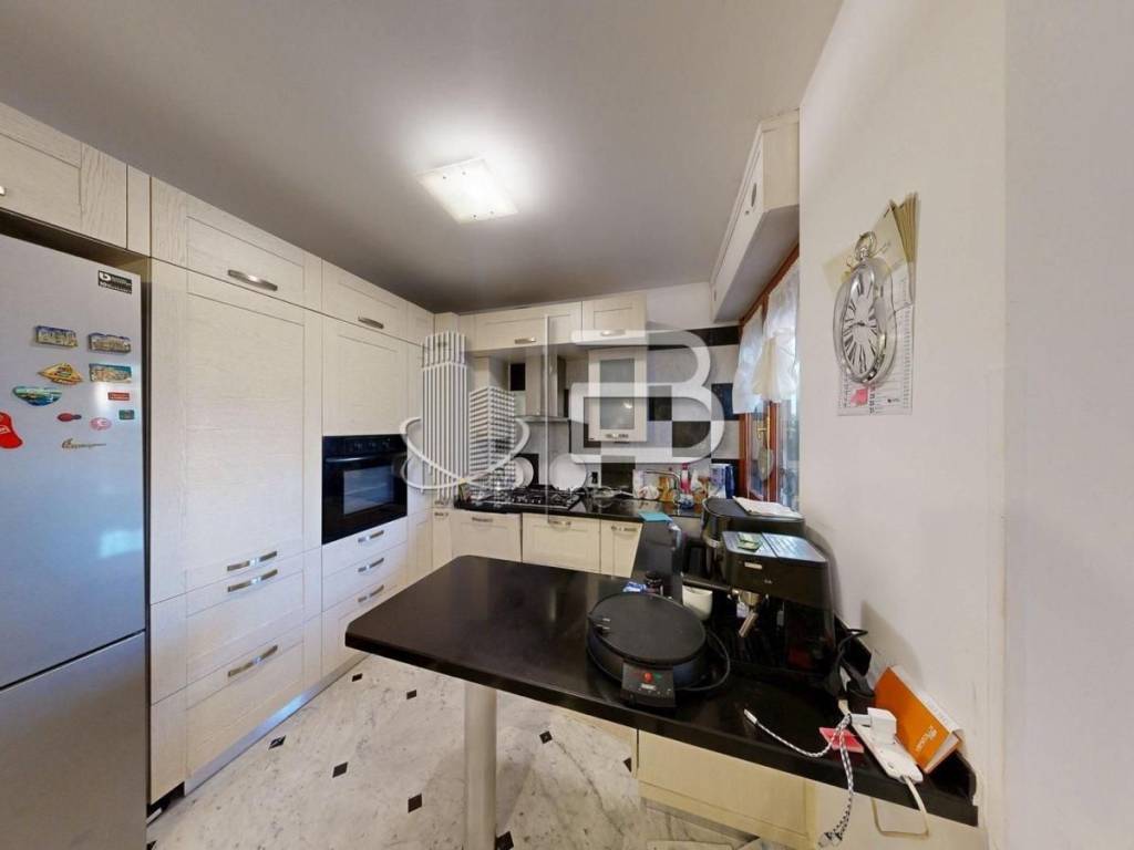 appartamento in vendita a Carrara in zona Marina di Carrara