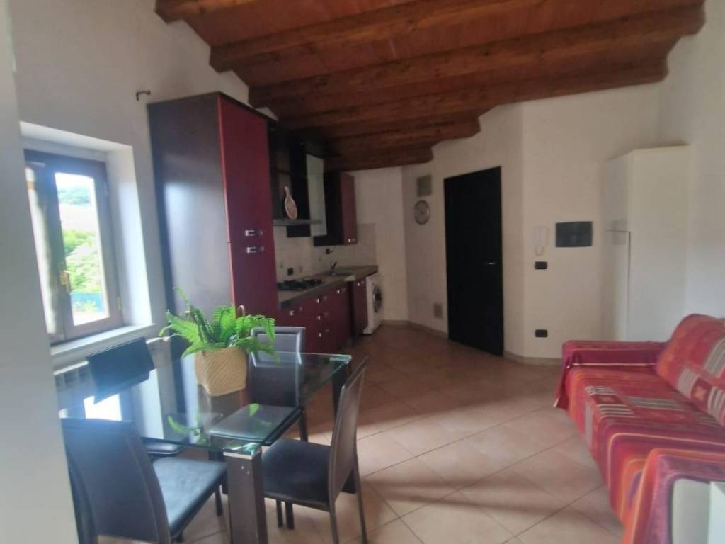 appartamento in vendita a Carrara in zona Bonascola