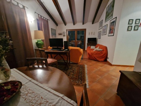 casa indipendente in vendita a Carrara in zona Marina di Carrara