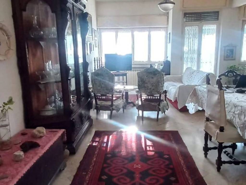 appartamento in vendita a Carrara in zona Marina di Carrara