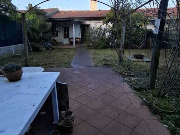 casa indipendente in vendita a Carrara in zona Marina di Carrara