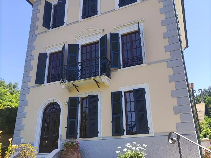 casa indipendente in vendita a Carrara in zona Centro Città