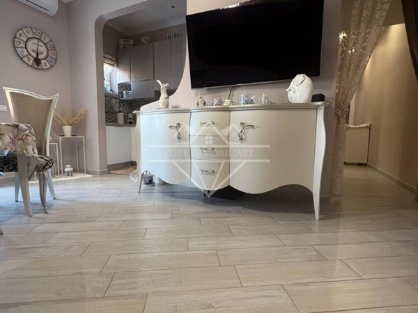 appartamento in vendita a Carrara in zona Avenza