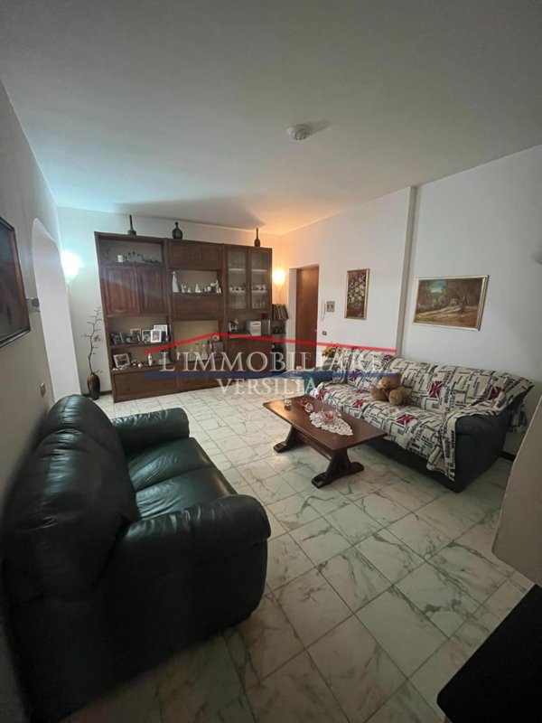 appartamento in vendita a Carrara in zona Avenza