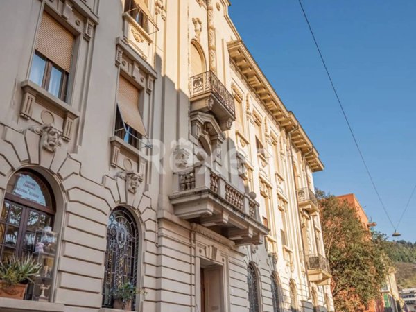 appartamento in vendita a Carrara in zona Centro Città