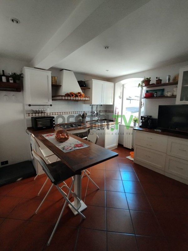 appartamento in vendita a Carrara in zona Avenza