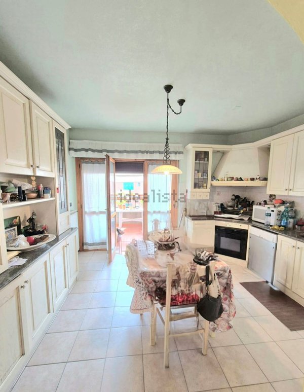 appartamento in vendita a Carrara in zona Avenza