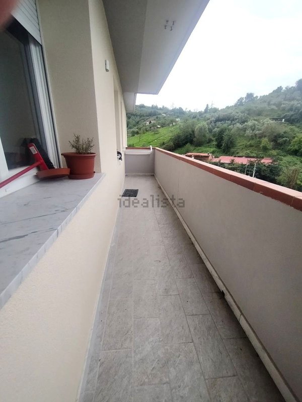 appartamento in vendita a Carrara in zona Bonascola