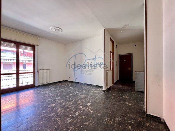 appartamento in vendita a Carrara in zona Marina di Carrara